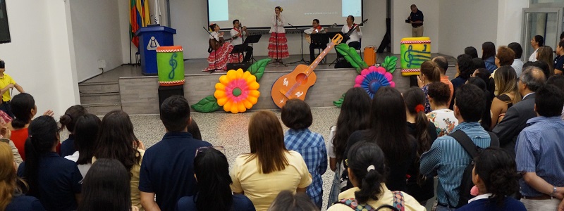 Con la Serenata tolimense, se despidió de la familia Unibagué el rector Hans-Peter Knudsen Quevedo