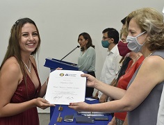 El viernes 10 de diciembre de 2021 quedará marcado en la historia de la Institución y de las decenas de estudiantes que recibieron su título.