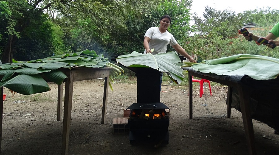 Comunidades indígenas del sur del Tolima mejorarán sus condiciones en la producción de la hoja de cachaco gracias al 'Equipo portátil, ergonómico y eficiente para el soasado de hojas del género Musa', dispositivo de coautoría de profesores - investigadores de la Universidad de Ibagué y la Universidad del Tolima.